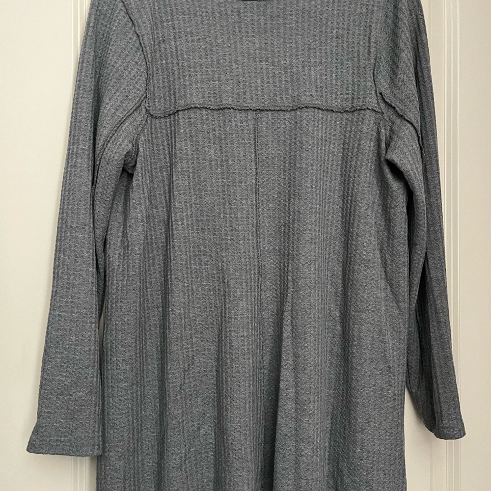 Torrid Gray Ribbed Asymmetrical Tunic - Picture 2 of 3